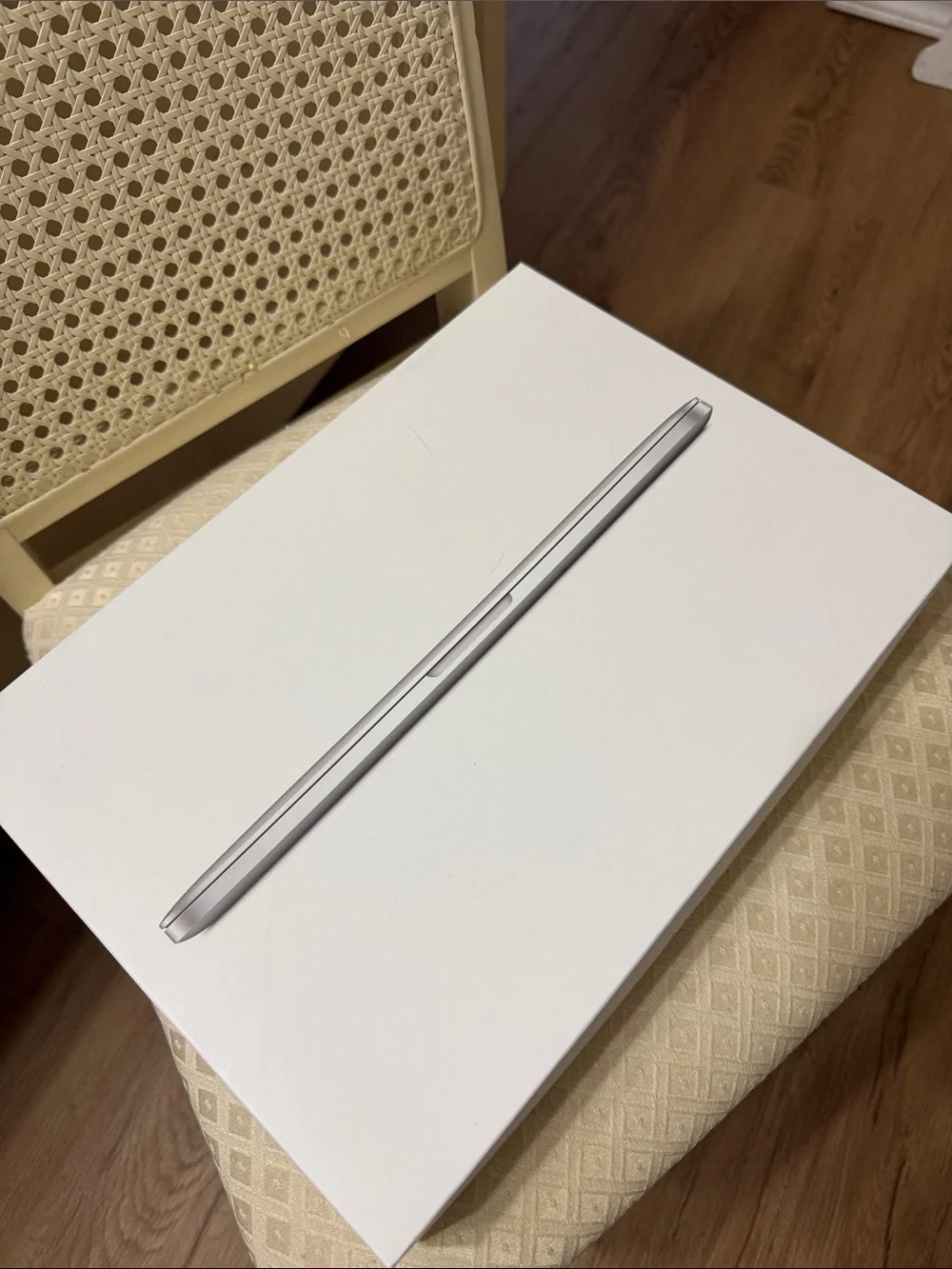 Apple Silver MacBook Pro Retail Box ONLY